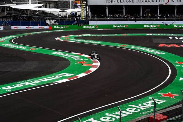 Lewis Hamilton (Mercedes AMG Petronas Formula One Team) im Stadionbereich, Grosser Preis von Mexiko 2016, Motorsport, Formel 1, 28.10.2016, Mexiko City Copyright: xAndre Eibner-Pressefotox EP_AND