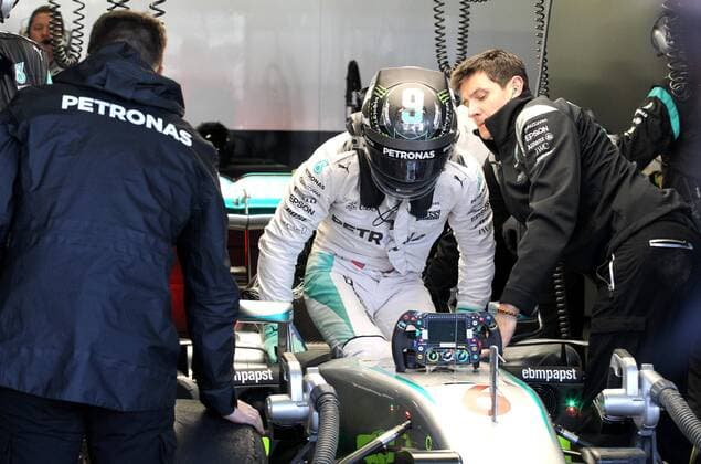 German driver Nico Rosberg from Mercedes in action during the third free practice of Mexico s Formula One Grand Prix at Hermanos Rodriguez racetrack in Mexico City, Mexico, 29 October 2016. MEXICO S FORMULA ONE GRAND PRIX !ACHTUNG: NUR REDAKTIONELLE NUTZUNG!  MEX 20161029-636133676730601143