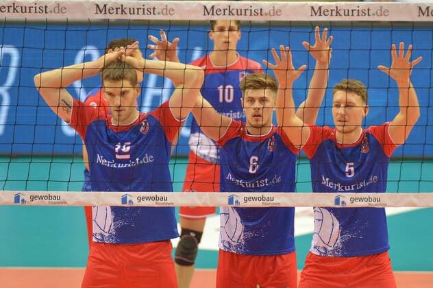 29.10.2016, xtkx, Volleyball 1.Bundesliga Herren, United Volleys - TV Buehl, emspor, v.l. Christian Duennes (United Volleys) , Adrian Attackula (Unietd), Lukas Bauer (United Volleys) , Frankfurt am Main