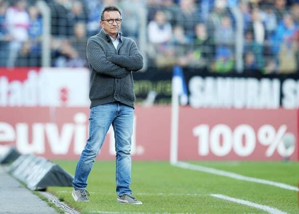 Darmstadt - RB Leipzig Fu§ball Bundesliga Darmstadt, 29.10.2016, Jonathan-Heimes-Stadion am Böllenfalltor, GER, Fu§ball, 1.Bundesliga, 9. Spieltag , SV Darmstadt 98 vs. RB Leipzig 0:2 (0:0) , Im Bild: Trainer Norbert Meier (Darmstadt) ,