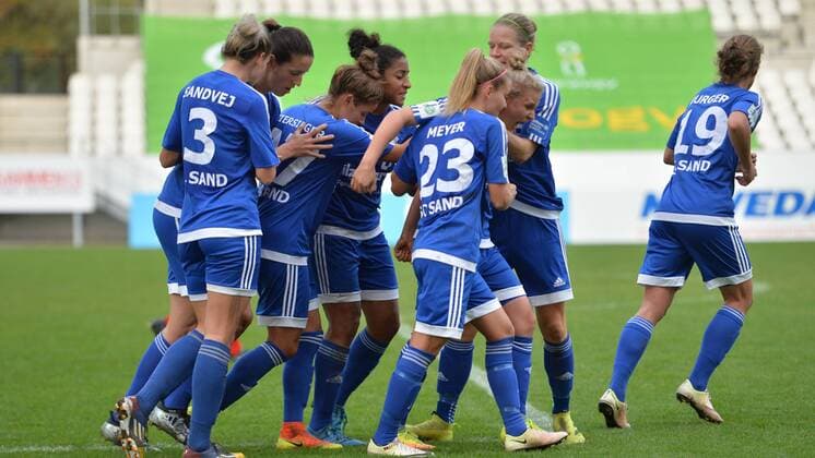 Jubel, Freuen, celebrate, happy, cheer , Goal Celebration SC Sand zum 1:1, Allianz Frauen-Bundesliga : SGS Essen - SC Sand, xmkx