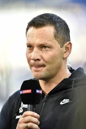 Vor dem Spiel: Trainer Coach Pal Dardai Hertha BSC Berlin m SKY Interview mit Mikrofon TSG 1899 Hoffenheim vs Hertha BSC Berlin 30.10.2016
