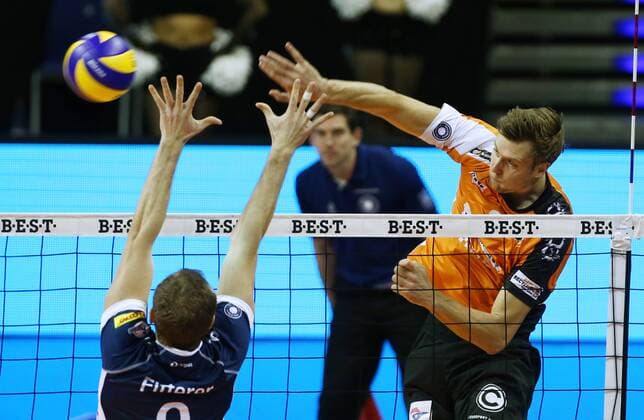 Eric Fitterer, Robert Kromm im Angriff Volleyball Bundesliga Herren Saison 2016 2017 30.10.2016 BR Volleys Berlin BRV vs. SVG Lüneburg