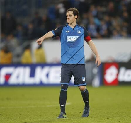 Sebastian Rudy (Hoffenh) gibt Anweisung . TSG 1899 Hoffenheim-Hertha BSC Berlin . Sinsheim, GER,30.10.2016, 9. Spieltag Fussball-Bundesliga 2016-2017.