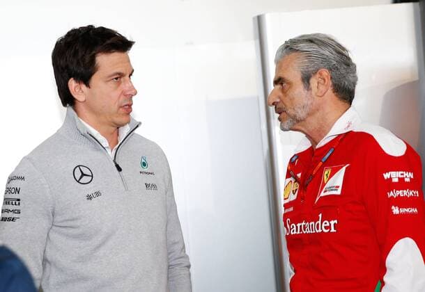 Motorsports: FIA Formula One World Championship WM Weltmeisterschaft 2016, Grand Prix of Mexico, Toto Wolff (AUT, Mercedes AMG Petronas Formula One Team), Mauricio Arrivabene xHOCHxZWEIx