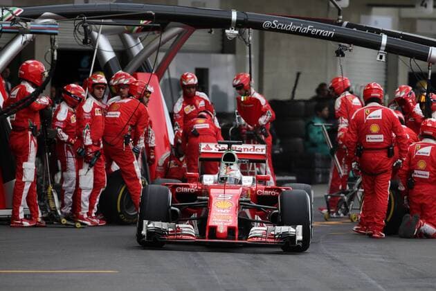 Mexican Grand Prix, Mexico City 27 - 30 October 2016 30.10.2016 - Race, Pit stop, Sebastian Vettel (GER) Scuderia Ferrari SF16-H 