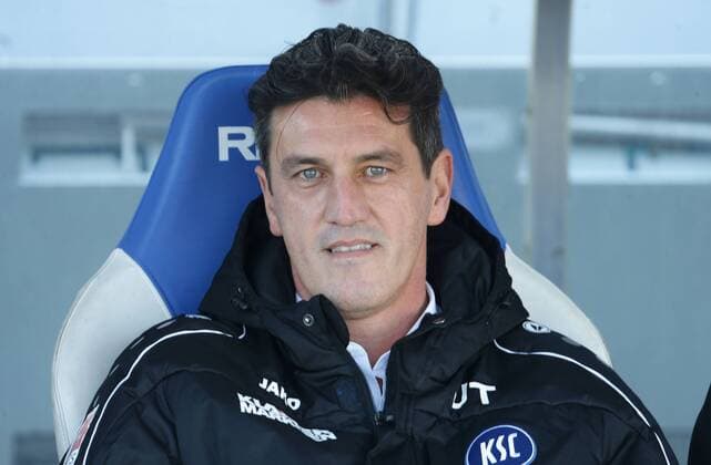 30.10.2016, Deutschland, Karlsruhe, Fußball 2. Bundesliga 11. Spieltag Saison 2016 2017 Karlsruher SC vs. VfB Stuttgart , Jens Todt ( KSC )