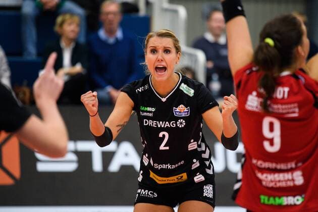 30.10.2016, Halle Berg Fidel, Muenster Volleyball, Bundesliga Frauen, Normalrunde, USC Münster Muenster vs. Dresdner SC Jubel Mareen Apitz ( 2 Dresden)