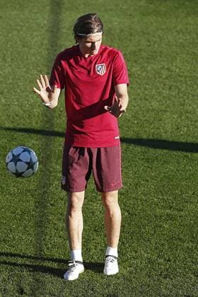Atletico Madrid s Brazilian defender Filipe Luis during the training of the team held at Sports City Cerro del Espino in Madrid, Spain on 31 October 2016 on the eve of their Champions League match against Rostov at Vicente Calderon stadium. Atletico Madrid s training !ACHTUNG: NUR REDAKTIONELLE NUTZUNG!  20161031-636135338385730536
