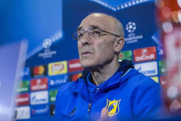 Rostov s Coach Ivan Daniliantz during the press conference PK Pressekonferenz before the match of UEFA Champions League between Atletico de Madrid and FC Rostov, at Vicente Calderon Stadium, Madrid, Spain. October 31, 2016.  (20161031028)