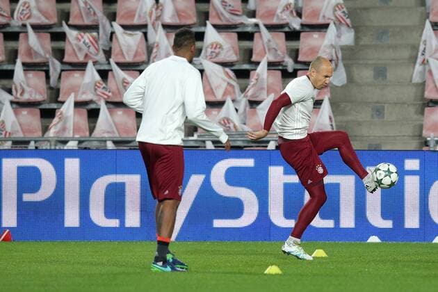 Jerome Boateng (FC Bayern Muenchen 17) Arjen Robben (FC Bayern Muenchen 10)Jerome Boateng (FC Bayern Muenchen 17) Arjen Robben (FC Bayern Muenchen 10), Abschlusstraining , PSV Eindhoven vs. FC Bayern Muenchen, UEFA Champions League, Fussball, 31.10.2016, Eindhoven Copyright: xLangerx xEibner-Pressefotox EP_HLR