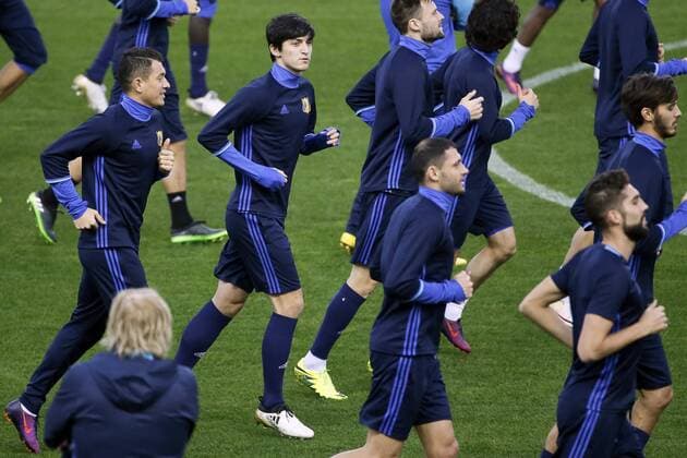 FC Rostov s striker Sardar Azmoun (2L) during the training held at Vicente Calderon s stadium in Madrid, Spain on 31 October 2016 on the eve of their UEFA Champions League match against Atletico Madrid. FC Rostov s training !ACHTUNG: NUR REDAKTIONELLE NUTZUNG!  20161031-636135393020290391