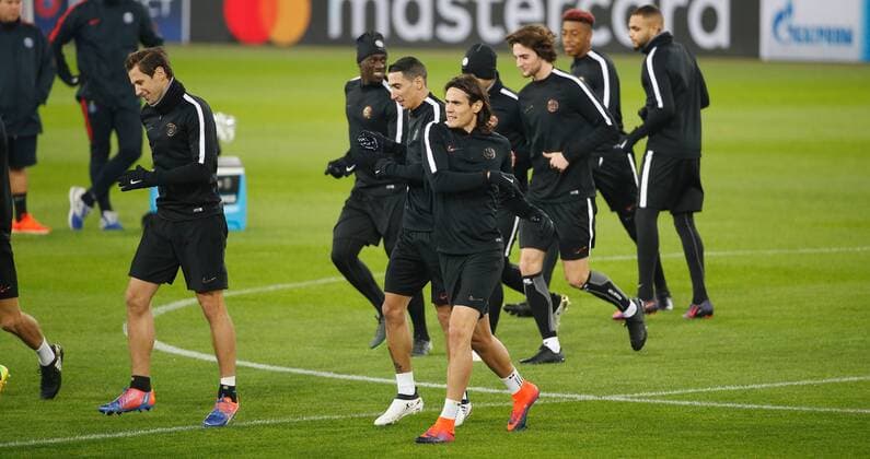 31.10.2016 St Jakob Stadion Basel , SCHWEIZ , Herren Fussball UEFA Champions League Abschlusstraining Im St Jakob Park : Im Bild : Angel Di Maria - Edinson Cavani (Paris Saint Germain) 