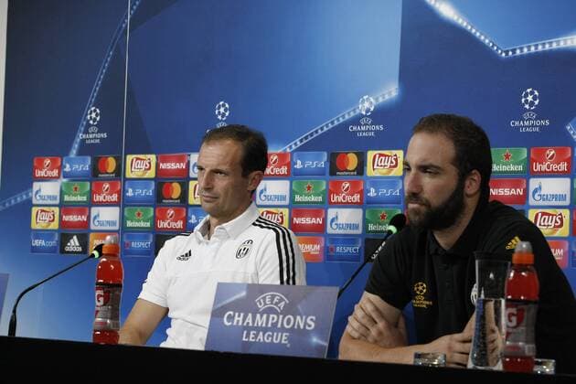 November 1, 2016 - Turin, Italy - Juventus forward Gonzalo Higuain from Argentina (R) and Juventus coach Massimiliano Allegri attend a press conference PK Pressekonferenz on the eve of the UEFA Champions League football match Juventus Vs Olympique Lyonnais on November 1, 2016 at the Juventus Stadium in Turin. Press Conference Juventus  - ZUMAn230 20161101_zaa_n230_042