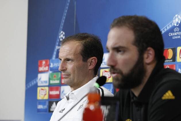November 1, 2016 - Turin, Italy - Massimiliano Allegri and Gonzalo Higuain during the press conference PK Pressekonferenz before Champions League match between Juventus v Olympique Lyonnais, in Turin, Italy on November 2, 2016. Press Conference Juventus  - ZUMAn230 20161101_zaa_n230_044