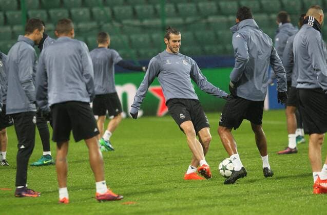 WARSZAWA 01.11.2016 PILKA NOZNA LIGA MISTRZOW LEGIA WARSZAWA REAL MADRYT TRANING UEFA CHAMPIONS LEAGUE TRENING SESION BEFORE GAME LEGIA VS REAL NZ. Gareth bale  IMG_1066