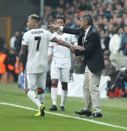 UEFA Champions League Group B match between Besiktas and Napoli at Vodafone Arena in Istanbul , Turkey ,November 01 , 2016. Final Score : Besiktas 1 - Napoli 1 Pictured Ricardo Quaresma and Coach Senol Gunes of Besiktas. 