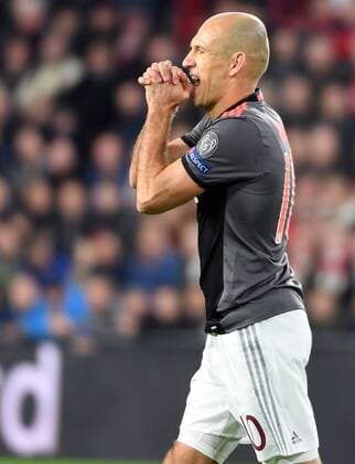 01.11.2016, xjhx, Fussball Champions League, PSV Eindhoven - FC Bayern Muenchen, emspor, v.l. Arjen Robben (FC Bayern Muenchen) enttaeuscht, enttaeuscht schauend, dissapointed Eindhoven