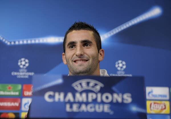 Fußball, CL, Olympique Lyon PK in Turin Italy: Juventus FC v Olympique Lyonnais Maxime Gonalons speaks during a press conference PK Pressekonferenz ahead of the UEFA Champions League Group H match between Juventus FC and Olympique Lyonnais at the Juventus Stadium.  NicoloxCampox xPacificxPress