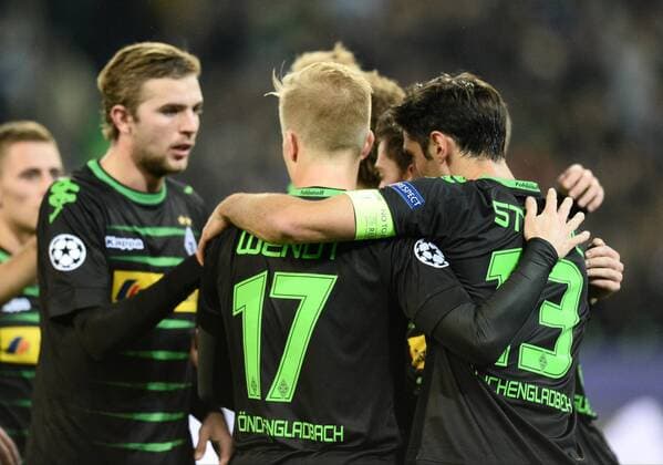 01.11.2016, xmhx, Fussball Champions League, Borussia Moenchengladbach - Celtic Glasgow, emspor, v.l. Lars Stindl (Borussia Moenchengladbach) erzielt ein Tor, Goal scored zum 1:0, Oscar Wendt (Borussia Moenchengladbach), Julian Korb (Borussia Moenchengladbach), Lars Stindl (Borussia Moenchengladbach) Moenchengladbach
