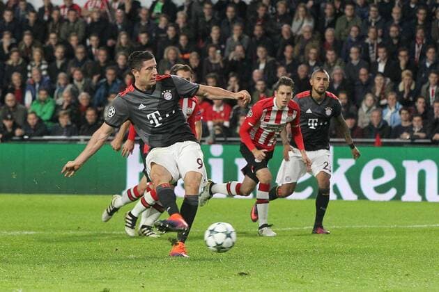 Robert Lewandowski (FC Bayern Muenchen 9) beim Elfmeter, PSV Eindhoven vs. FC Bayern Muenchen, UEFA Champions League, Fussball, 01.11.2016, Eindhoven Copyright: xLangerx xEibner-Pressefotox EP_HLR
