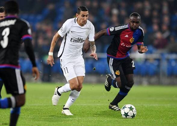 FUSSBALL CHAMPIONS LEAGUE SAISON 2016 2017 GRUPPENPHASE FC Basel - Paris Saint-Germain 01.11.2016 Angel Di Maria (li, Paris Saint-Germain) gegen Eder Balanta (FC Basel) 