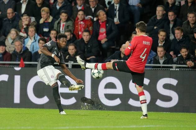 David Alaba (FC Bayern Muenchen 27) Santiago Arias ( PSV Eindhoven 4), PSV Eindhoven vs. FC Bayern Muenchen, UEFA Champions League, Fussball, 01.11.2016, Eindhoven Copyright: xLangerx xEibner-Pressefotox EP_HLR