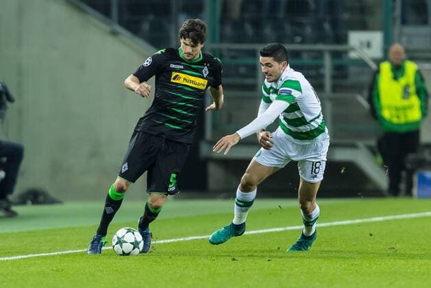 Moenchengladbach, Germany 01.11.2016, UEFA Champions League - 2016 17 Season, Group C - Matchday 4, Borussia Moenchengladbach - Celtic Glasgow, Tobias Strobl (BMG) gegen Tom Rogic (CGL) ( DeFodi048