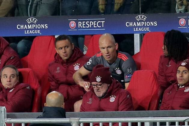 Arjen Robben (FC Bayern Muenchen 10) auf der Bank nach der Auswechslung, PSV Eindhoven vs. FC Bayern Muenchen, UEFA Champions League, Fussball, 01.11.2016, Eindhoven Copyright: xLangerx xEibner-Pressefotox EP_HLR