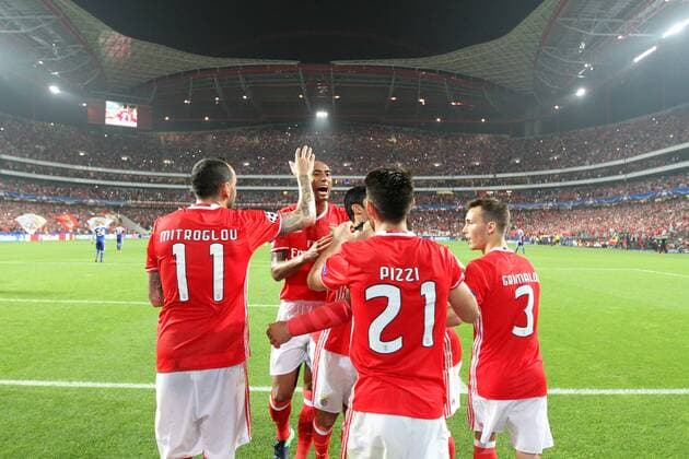 November 1, 2016 - Lisbon, Portugal - Benfica s midfielder Eduardo Salvio celebrates with teammates after scoring during the UEFA Champions League group B football match SL Benfica vs Dynamo Kyiv in Lisbon, Portugal on November 1, 2016. SL Benfica v FC Dynamo Kyiv - UEFA Champions League  - ZUMAn230 20161101_zaa_n230_153