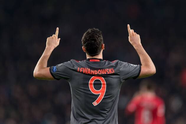 Eindhoven, Netherlands 01.11.2016, UEFA Champions League - 2016 17 Season, Group D - Matchday 4, PSV Eindhoven - FC Bayern Muenchen, Robert Lewandowski (FCB) jubelt nach seinem treffer zum 1:2 ( DeFodi001