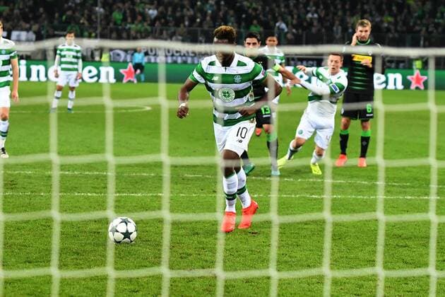 GER, Borussia Mönchengladbach (GER) vs. Celtic Glasgow (SCO) 01.11.2016, Borussia Park , Moenchengladbach , CL, Gruppe C, 4. Spieltag, GER, Borussia Mönchengladbach (GER) vs. Celtic Glasgow (SCO) im Bild: elfmeter für Celtic MOUSSA DEMBÉLÉ (Glasgow 10), schießt das Tor beim Anlaufen Foto © nordphoto Meuter nordphotox xMeuter