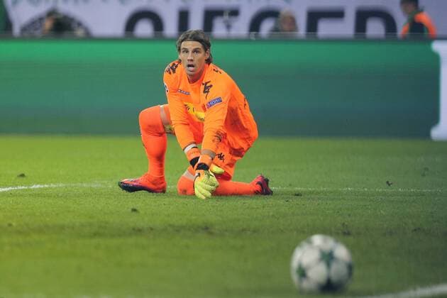 Yann Sommer ( 1, Torwart, Borussia Moenchengladbach) schaut wie der Ball knapp am Tor vorbei geht, Borussia Moenchengladbach vs Celtic Glasgow, UEFA Champions League, 01.11.2016, Moenchengladbach Copyright: xDeutzmann Eibner-Pressefotox EP_CDN