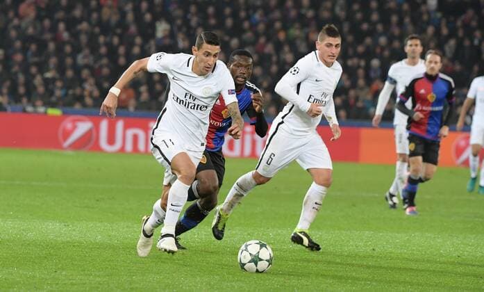 01.11.2016 Basel,Schweiz Stadion St.Jakob Park Fussball Champions League 4 Spieltag FC Basel - Paris Saint-Germain Bild zeigt 11 Angel Di Maria und 6 Marco Verratti beide (PSG) gegen Adam Traore (FC Basel) (FC Basel) Aktion 