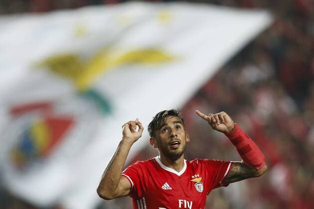 November 1, 2016 - Lisbon, Portugal - Benfica s forward Eduardo Salvio celebrates his goal during Champions League 2016 17 match between SL Benfica vs Dynamo Kyiv, in Lisbon, on November 1, 2016. SL Benfica v FC Dynamo Kyiv - UEFA Champions League  - ZUMAn230 20161101_zaa_n230_164