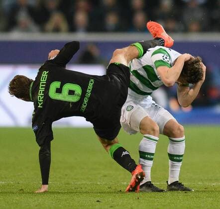 01.11.2016, xmhx, Fussball Champions League, Borussia Moenchengladbach - Celtic Glasgow, emspor, v.l. Christoph Kramer (Borussia Moenchengladbach), Liam Henderson (Celtic Glasgow) Moenchengladbach