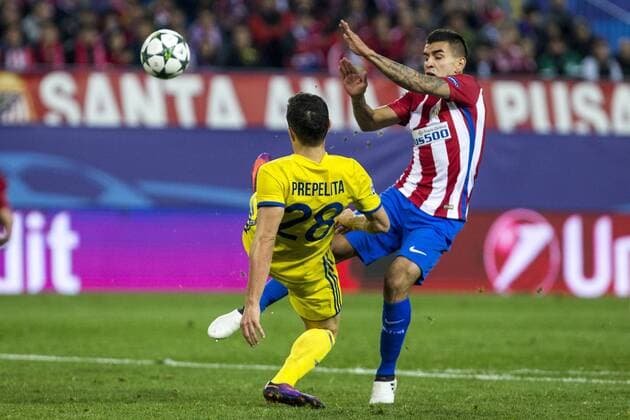 FC Rostov s Andrei Prepelita Atletico de Madrid s Angel Correa during the match of UEFA Champions League between Atletico de Madrid and FC Rostov, at Vicente Calderon Stadium, Madrid, Spain. November 01, 2016.  (20161101022)