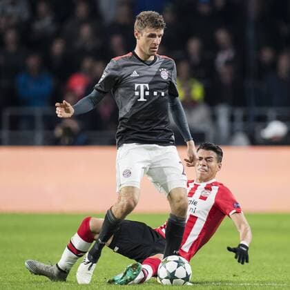 (L-R) Thomas Muller of Bayern Munich, Hector Moreno of PSVduring the UEFA Champions League group D match between PSV Eindhoven and Bayern Munich on November 1, 2016 at the Philips stadium in Eindhoven, The Netherlands. PSV v Bayern Munich UEFA Champions League 2016 2017 xVIxGerritxvanxKeulenxIVx 6507389