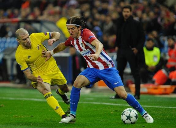 Atletico de Madrid Defender, Filipe Luis Karsmirski, number 3 . FC Rostov Midfielder, Timofei Kalachev, number 2. Round 4 of the CHAMPIONS league, soccer match between Atletico de Madrid - FC Rostov at the Vicente Calderon estadium, Madrid - Spain by November 1, 2016. FC Sevilla vs Dynamo Kiew - Football Champions League  xGregorioxLopezx x SOCCERxSPAINx