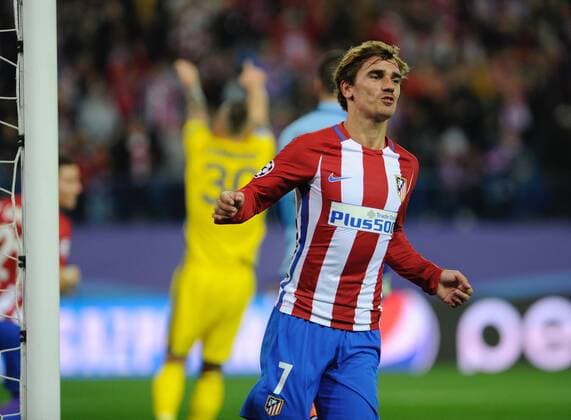 FC Rostov Forward, Sardar Azmoun, number 20 celebrates after scoring a goal (2,1). Atletico de Madrid Forward, Antonie Griezmann, number 7. Round 4 of the CHAMPIONS league, soccer match between Atletico de Madrid - FC Rostov at the Vicente Calderon estadium, Madrid - Spain by November 1, 2016. FC Sevilla vs Dynamo Kiew - Football Champions League  xGregorioxLopezx x SOCCERxSPAINx