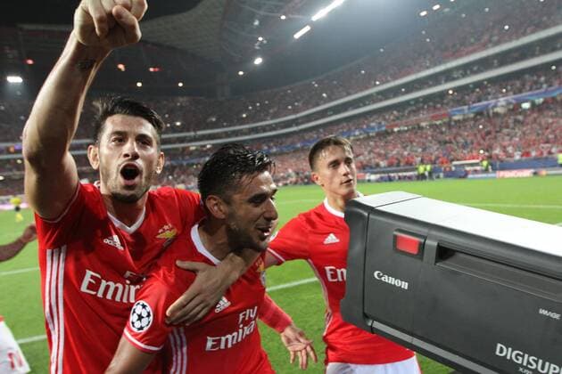 November 1, 2016 - Lisbon, Portugal - Benfica s midfielder Eduardo Salvio (C ) celebrates with teammates after scoring during the UEFA Champions League group B football match SL Benfica vs Dynamo Kyiv in Lisbon, Portugal on November 1, 2016. Photo: UEFA Champions League group B football match SL Benfica vs Dynamo Kyiv - ZUMAf123 20161101_zap_f123_006