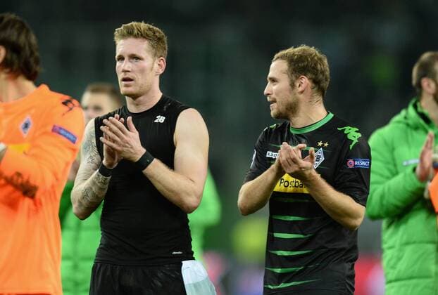 01.11.2016, xmhx, Fussball Champions League, Borussia Moenchengladbach - Celtic Glasgow, emspor, v.l. Andre Hahn (Borussia Moenchengladbach), Tony Jantschke (Borussia Moenchengladbach) Moenchengladbach