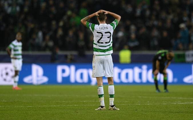 01.11.2016, xmhx, Fussball Champions League, Borussia Moenchengladbach - Celtic Glasgow, emspor, v.l. Mikael Lustig (Celtic Glasgow) Moenchengladbach