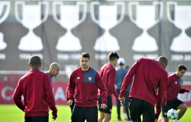 Sevilla practice session. In this picture, Vitolo. xKikoxHurtadox 