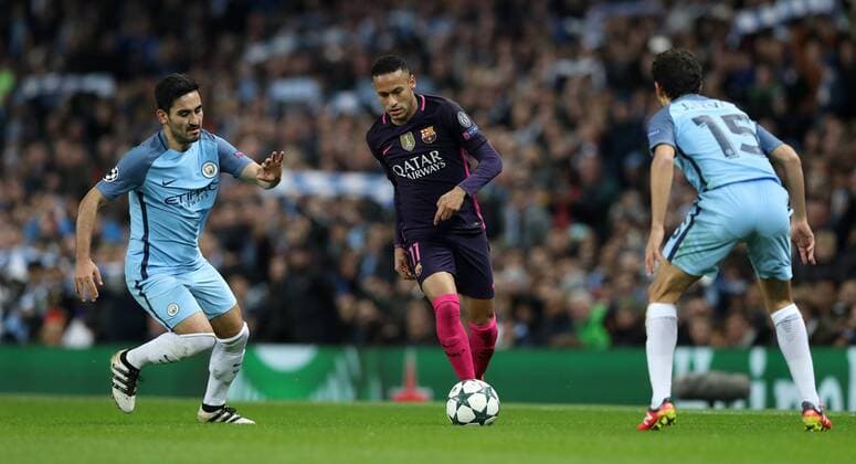 Football - 2016 2017 UEFA Champions League - Group C: Manchester City vs. Barcelona Ilkay Gundogan of Manchester City and Jesus Navas of Manchester City keep a close eye on Neymar of Barcelona during the match at The Etihad Stadium. COLORSPORT LYNNE CAMERON 