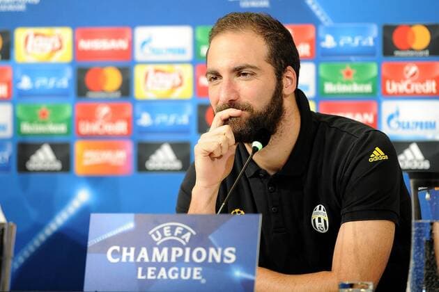 IPP20161101 Football - soccer: UEFA Champions League 2016 2017, Juventus Turin - Olympique Lyon, Gonzalo Higuain xHOCHxZWEIx xItalyxPhotoxPressx 