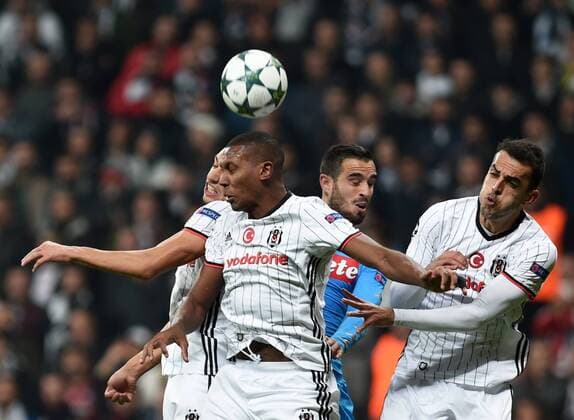 (161102) -- ISTANBUL, Nov. 2, 2016 -- Players compete during the UEFA Champions League Group B match between Besiktas and Napoli in Istanbul, Turkey, on Nov. 1, 2016. The match ended in a 1-1 draw. ) (SP)TURKEY-ISTANBUL-SOCCER-UEFA CHAMPIONS LEAGUE-BESIKTAS VS NAPOLI HexCanling 