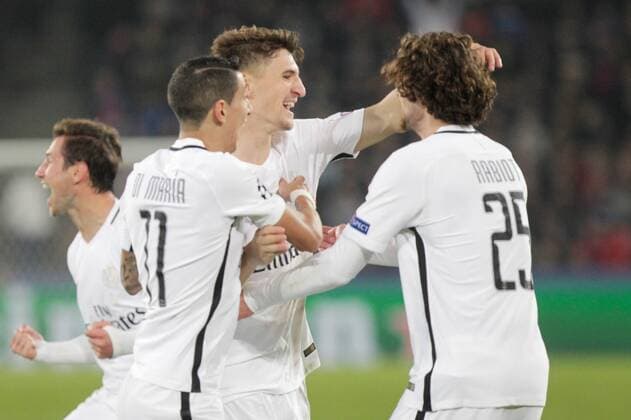 01 11 2016. Basel, Switzerland. Meunier(Paris Saint Germain) celebrates his goal with teammates during league champion FC Basel match against Paris Saint Germain at St. Jakob Park in Basel, Switzerland xlaurent.lairysx  ActionPlus11806886