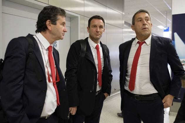Standard s head coach Aleksandar Jankovic (C) pictured during the departure of Belgian first league soccer team Standard de Liege to Athens, Greece, Wednesday 02 November 2016, from Liege Airport. Tomorrow Standard is playing the fourth game of the group stage of the Europa League competition against Greek club Panathinaikos F.C., in Group G. NICOLASxLAMBERT  x04971103x