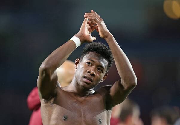 01.11.2016, Fussball Champions-League 2016 2017, Vorrunde 4.Spieltag, PSV Eindhoven - FC Bayern München, im Philips-Stadion Eindhoven (Holland). Schlussjubel David Alaba (Bayern München) 